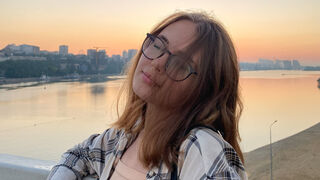 Free Nude EmilyBelfry