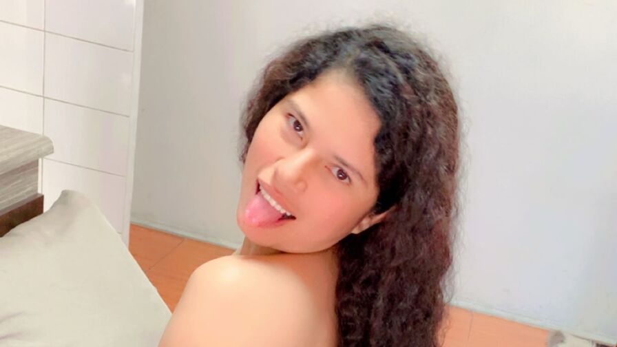 EmilyCm Nude