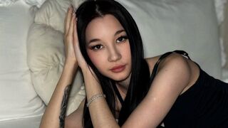 Free Nude EmilyNori