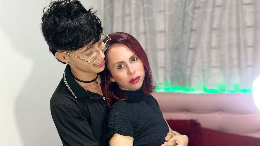 EmilyandSam Nude