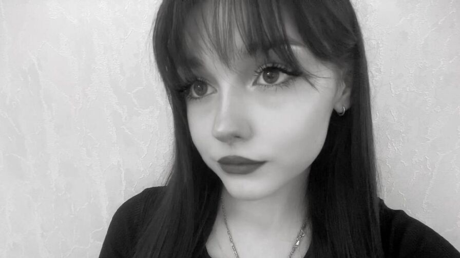 EvelynnCaillouet Nude