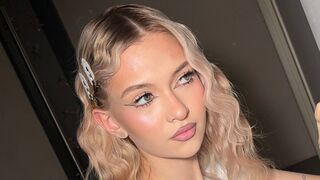 Free Nude FelicaTapper