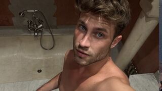 Free Nude FelixRight
