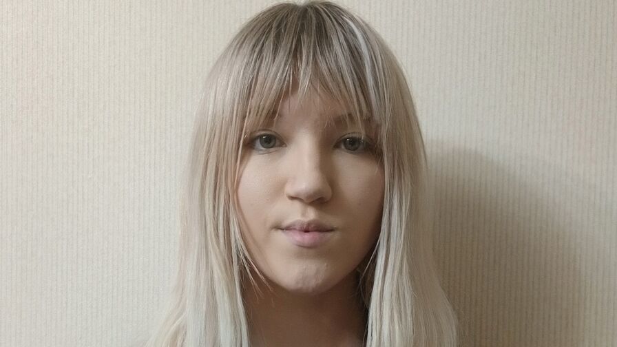 GarnetVictorine Nude