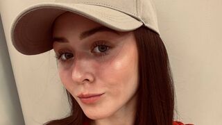 Free Nude GeniaWhooper