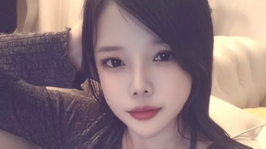GuanshiXiwen Nude