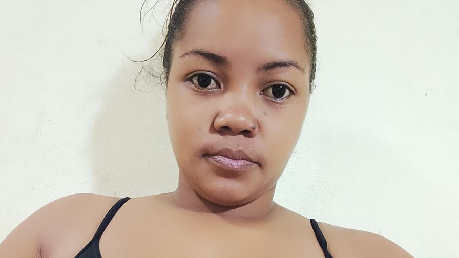 Harivola Nude