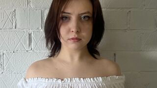 Free Nude HollisBalzarine