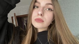 Free Nude HolliyCopper