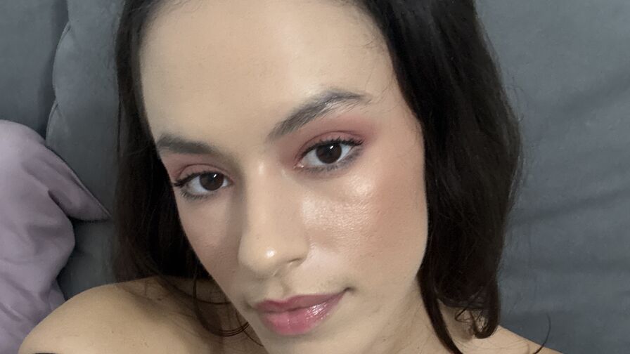 Honeybrooke Nude