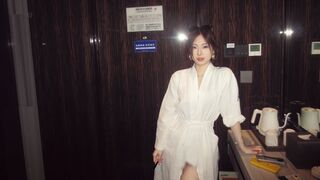 Free Nude HuilingLing