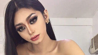 Free Nude IcyGracias