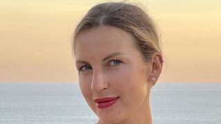 Free Nude IslandEmilia