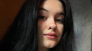 Free Nude JacquilineBrent