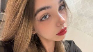 Free Nude JessikaRoussos