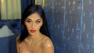 Free Nude JhennaGomez