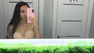 Free Nude JinaDeines