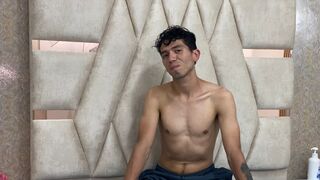 Free Nude JonasHiltom