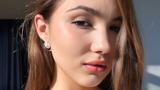 Free Nude JoycelynRickard