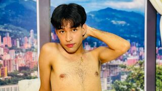Free Nude JuanSmith