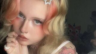 Free Nude JudiPaterson