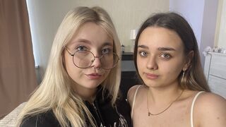 Free Nude JulieAndLira