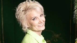 Free Nude JulieLucas