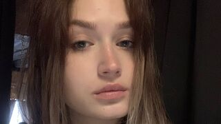 Free Nude JulieannGomaz