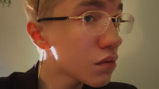 Free Nude KairasSkay