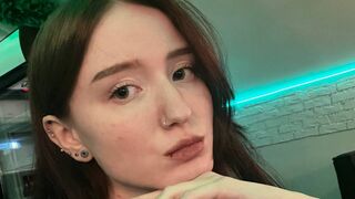 Free Nude KarleenRuetz