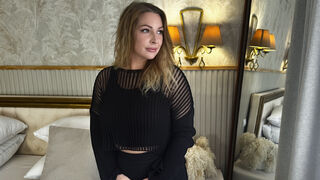 Free Nude KatieBaker