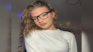 Free Nude KatieGoodacre