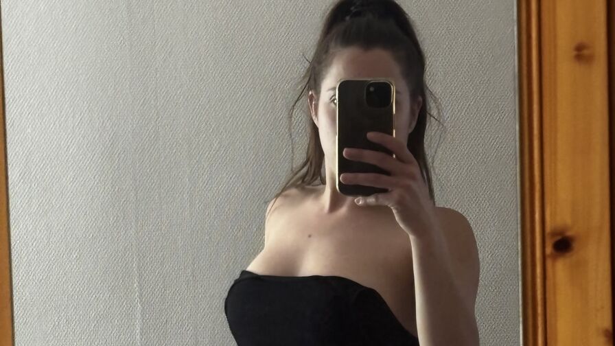 Katykatyy Nude