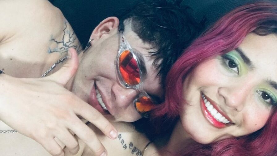 KevinAndVeronica Nude