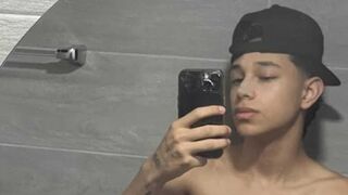 Free Nude KevinMartinez
