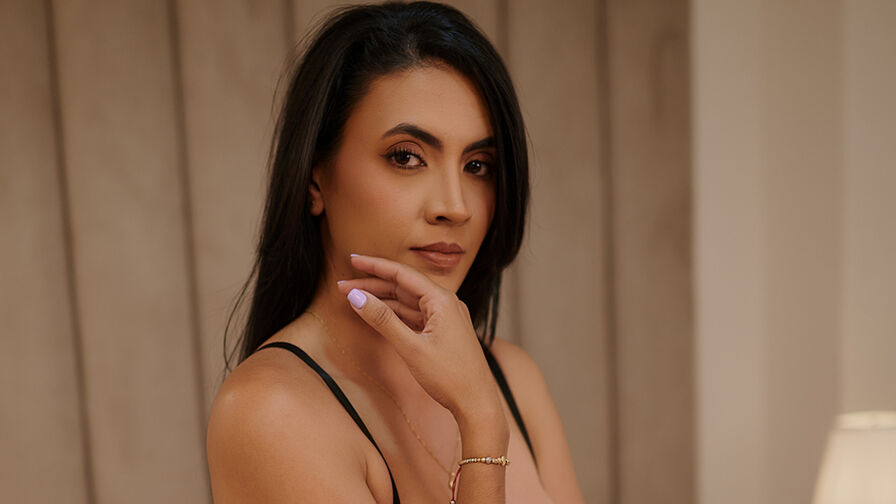 KiaraLogan Nude