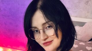 Free Nude KittyNolik