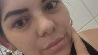 Free Nude LarraDaniela
