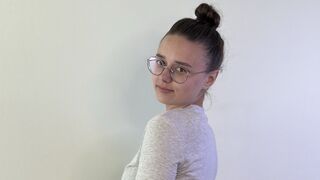 Free Nude LarraineKaber