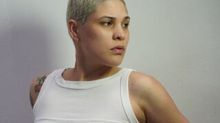 Free Nude LauraaRosee