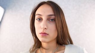 Free Nude LauriLobur