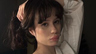 Free Nude LeraLyn