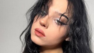 Free Nude LeslieWholsh