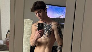 Free Nude LiamFoster