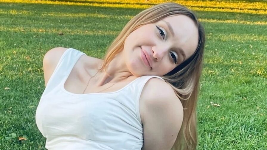 LilyCain Nude