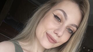 Free Nude LindaChapmann