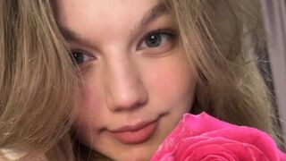 Free Nude LinnGrimshaw