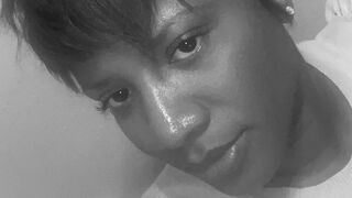 Free Nude Lolaredstarr