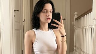 Free Nude LoraleeBasom