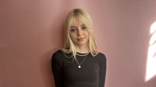Free Nude LorettaCovil
